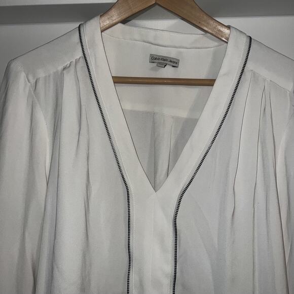 Calvin Klein Women’s V-Neck Zipper Piped Accent Blouse White City Chic Workwear - Picture 3 of 7